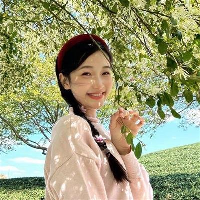 发布会舞台实拍：恋爱综艺男嘉宾脚踏两条船，网友直呼被耍